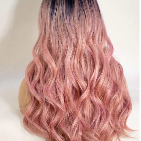 - ?20” ROSE GOLD LACE FRONT WIG? *NEW*
???